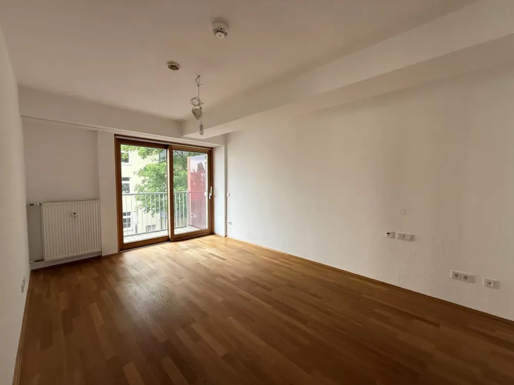 Gallusviertel: Renovierte 2 ZKDB mit 2 Balkonen und EBK (2.4)