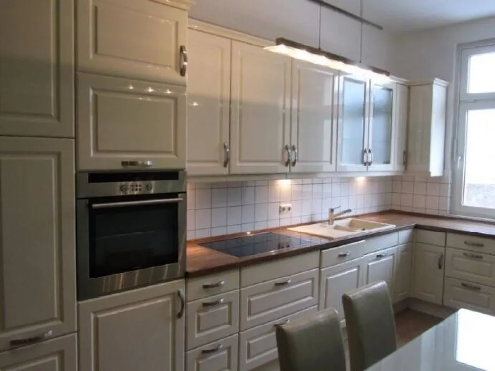 Schöne 4 Zimmer Wohnung - Provisionsfrei - in ruhger, zentraler Lage mit 4 Sterne Ausstattung