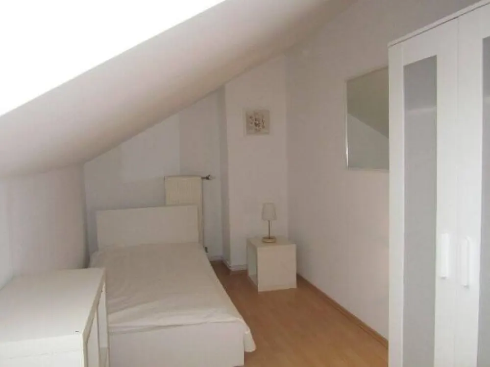 Schöne 4 Zimmer Wohnung - Provisionsfrei - in ruhger, zentraler Lage mit 4 Sterne Ausstattung
