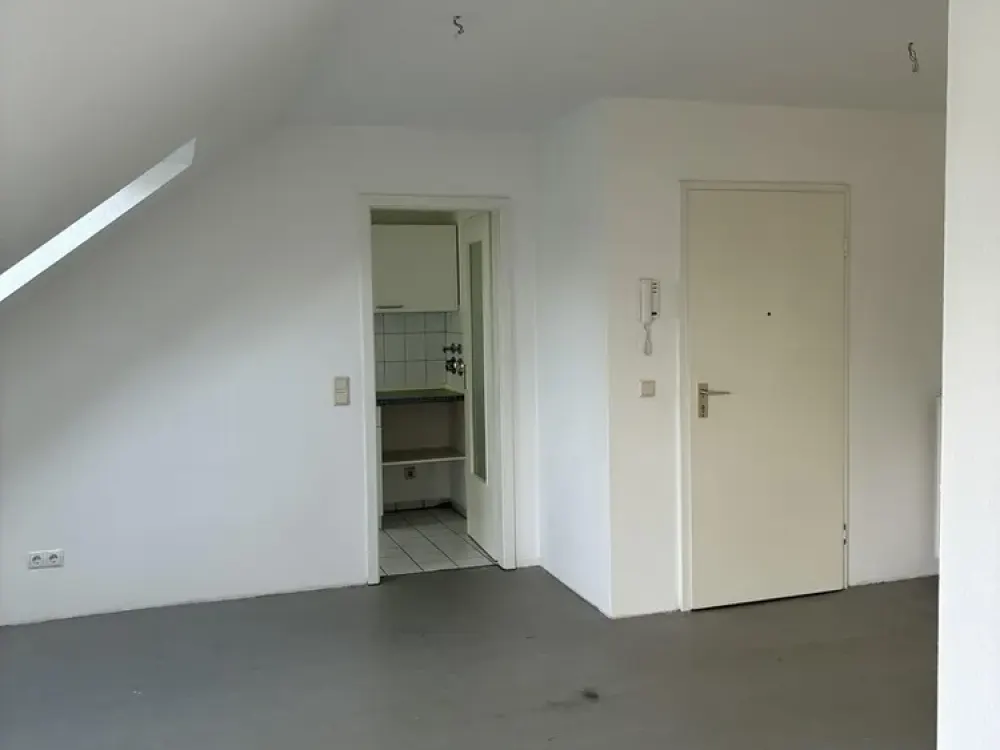 Helle Dachgeschosswohnung in ruhiger Lage