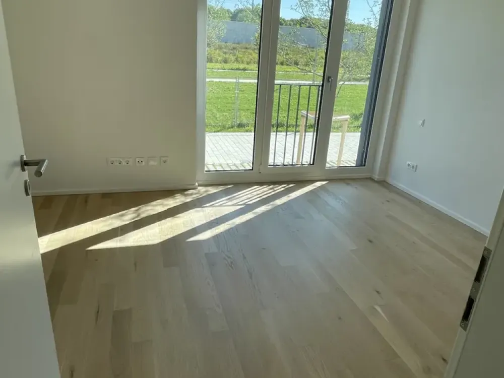 Bright Modern 2-Room Apartment with Terrace & Fitted Kitchen