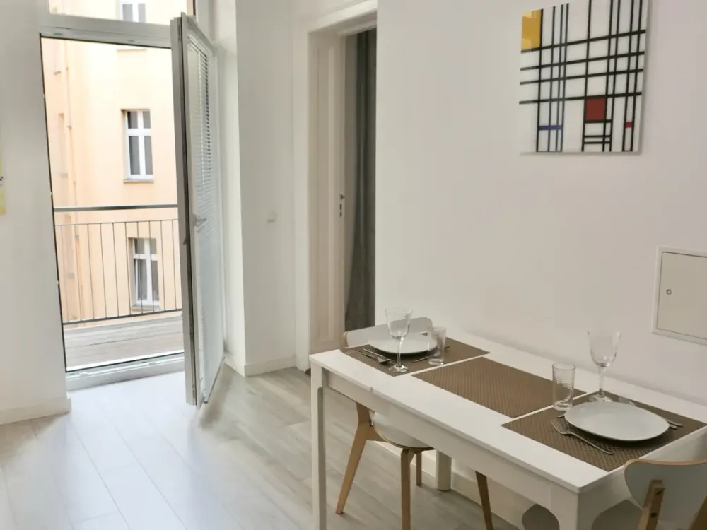 Ruhig gelegen und mitten in Charlottenburg. Vollmöblierte 2-Zi. Wohnung
