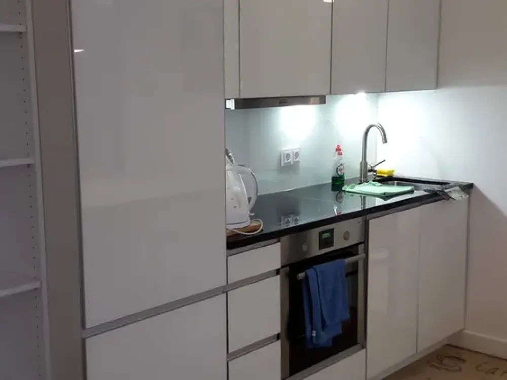 Moderne, möblierte 2,5-Zimmer-Wohnung in Charlottenburg
