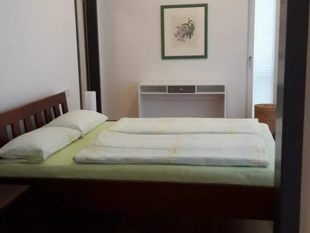 Moderne, möblierte 2,5-Zimmer-Wohnung in Charlottenburg