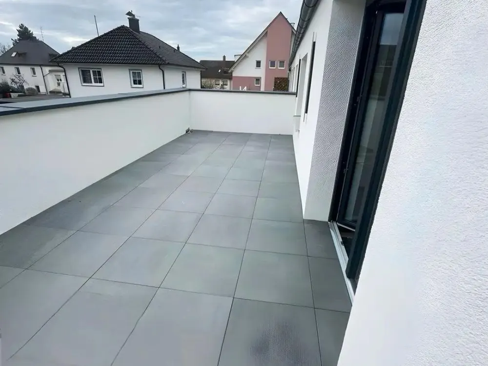 Luxuriöse Wohnung mit Einbauküche & PKW Stellplätze