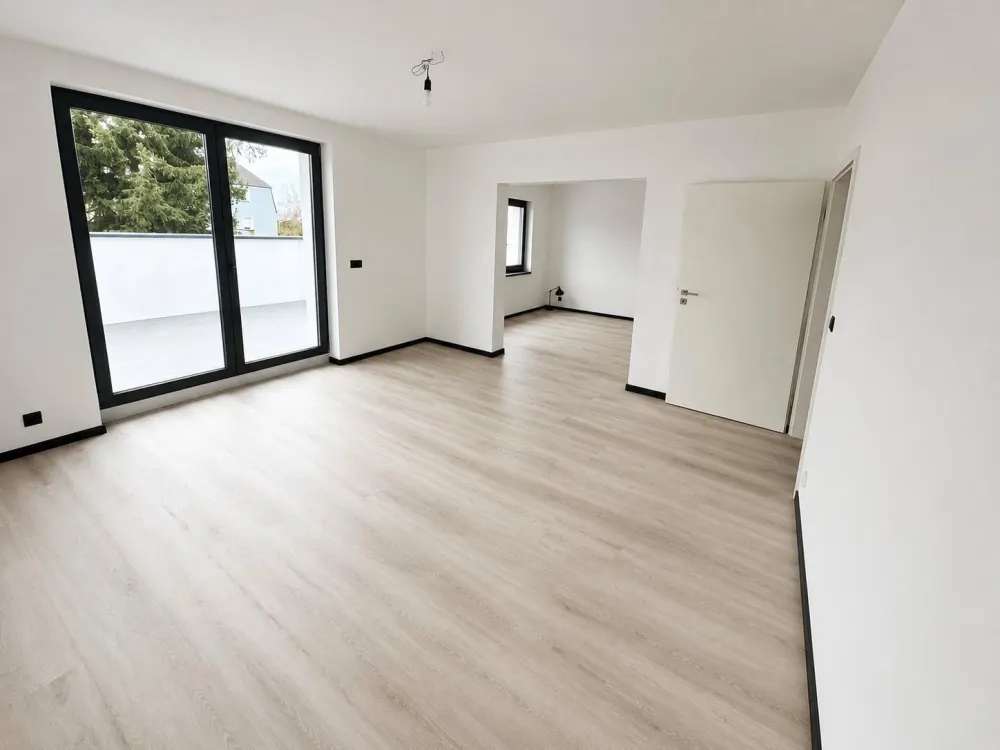 Luxuriöse Wohnung mit Einbauküche & PKW Stellplätze