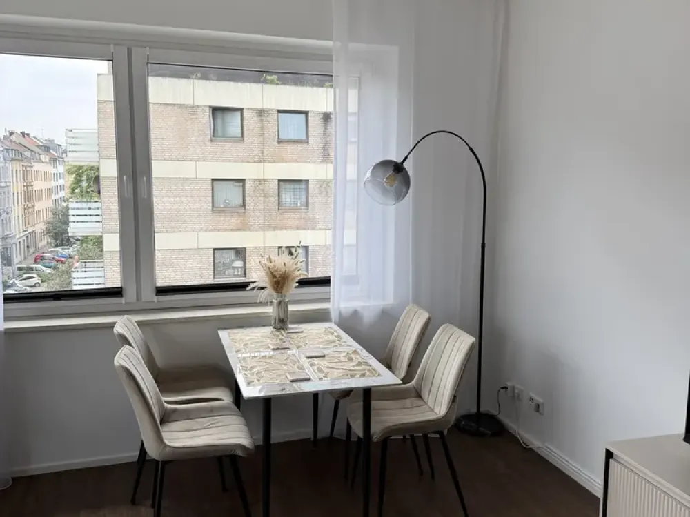 Helle 2-Zimmer-Wohnung in Düsseldorf-Unterbilk