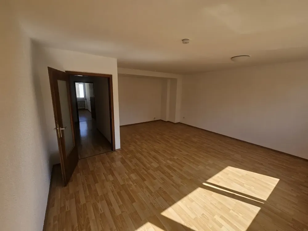 Frisch Renovierte 3-Zimmer-Wohnung mit Einbauküche
