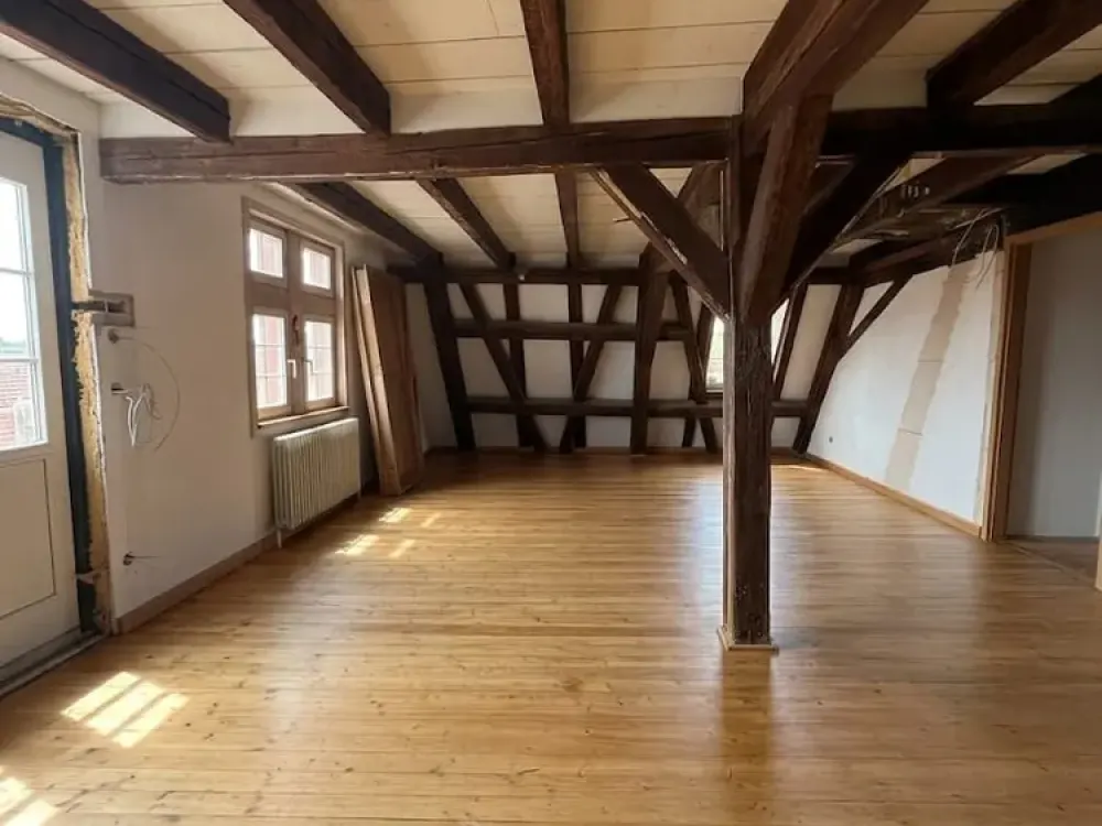 6 Zimmer-Dachgeschosswohnung in Markgröningen