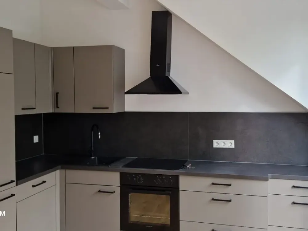 Chic Penthouse, 3 Rooms, Kitchen, Bathroom in Heavenly Peace and Green View in the City Center Seeks New Tenant