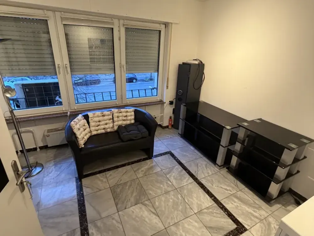 *Möblierte 3-Zi.-Whg mit Balkon in Frankfurt-Sachsenhausen*
