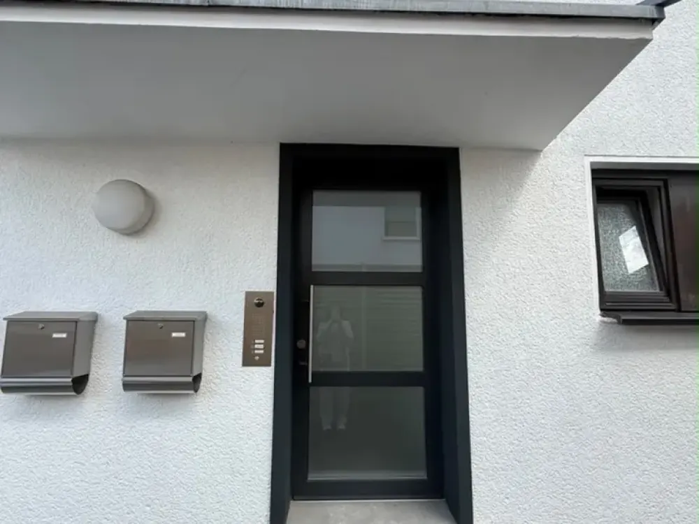 Alltagstaugliche 4-Zimmer-Wohnung mit Einbau Küche in Köln-Lövenich