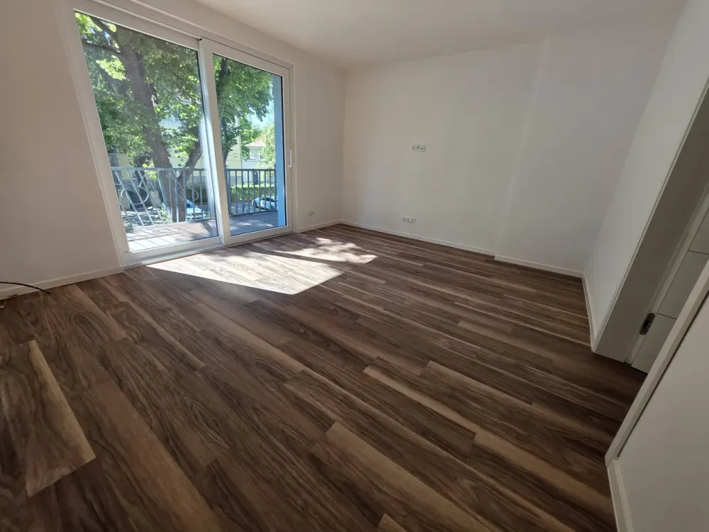 Hochwertig sanierte 4-Zimmer-Wohnung mit Balkon und Klimaanlage im 1. OG in Erfurt-Löberstadt