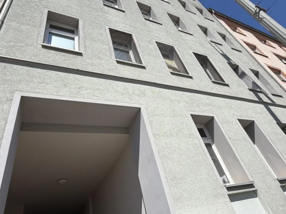 Loft-Wohnung mit Stellpl. im DG zu vermieten