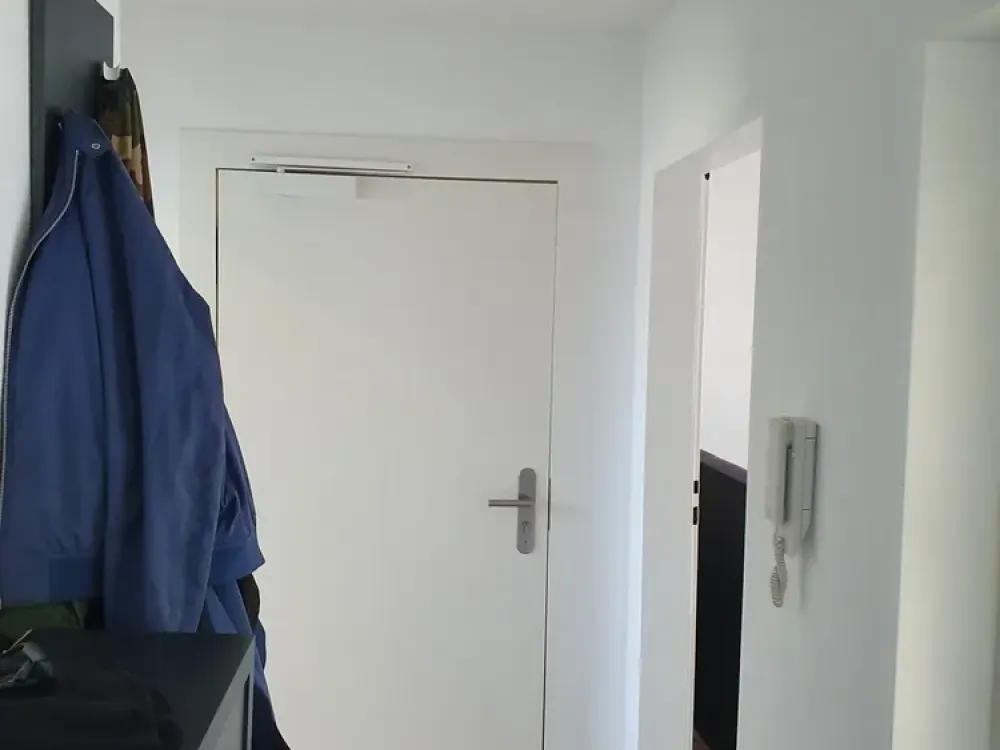 Diese lichtdurchflutete und schick geschnittene 2-Zimmer, Küche, Bad-Wohnung ist ein Klassiker.