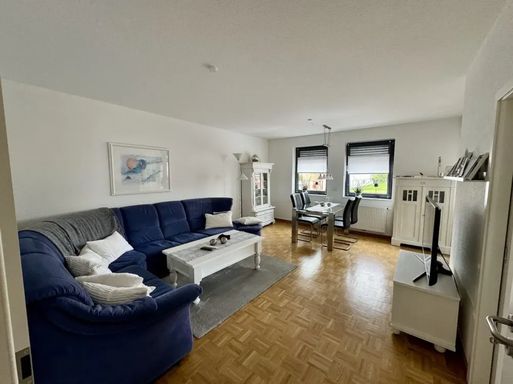 Living in the Heart of the City. Comfortable Apartment with Elevator and Two Balconies