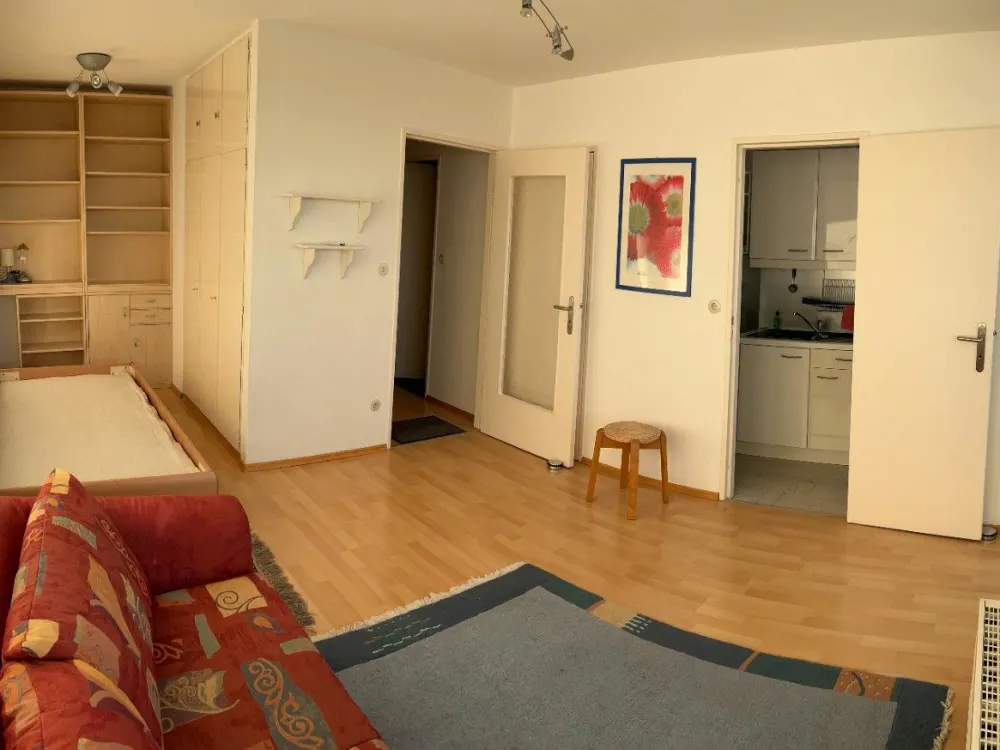Sonnige 1-Zimmer-Wohnung möbliert in Stuttgart-Fasanenhof