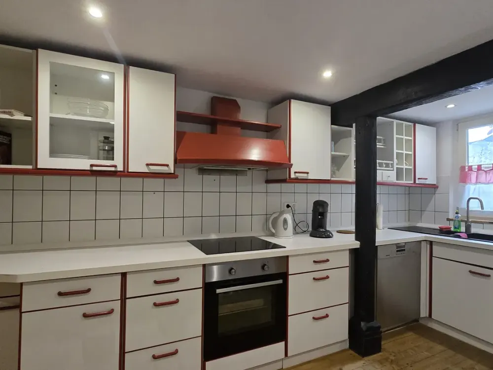 Shared Apartment Room | Available Immediately | Fully Furnished Student House | All-Inclusive Rent | Historic Charm