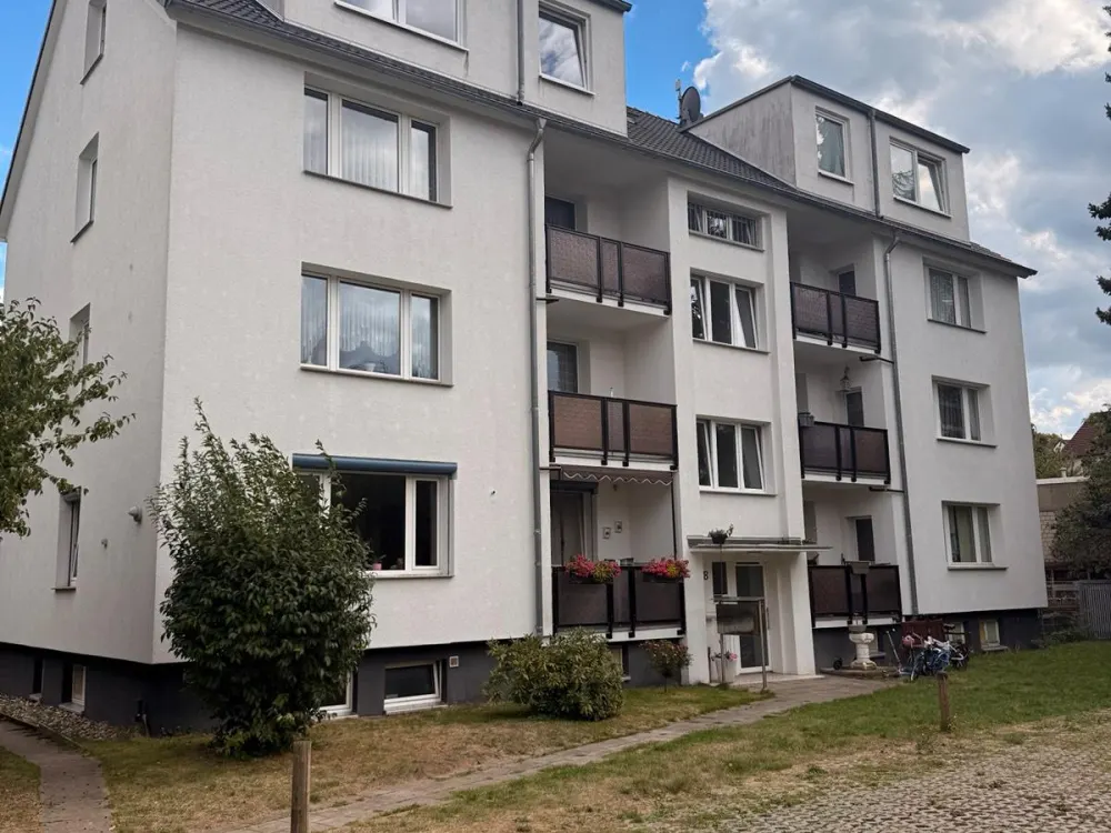 2 Zimmer Dachgeschoss Wohnung 72qm mit Einbauküche