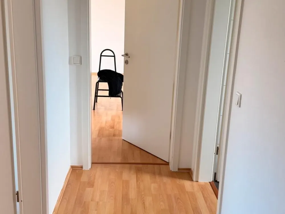 2 Zimmer Dachgeschoss Wohnung 72qm mit Einbauküche