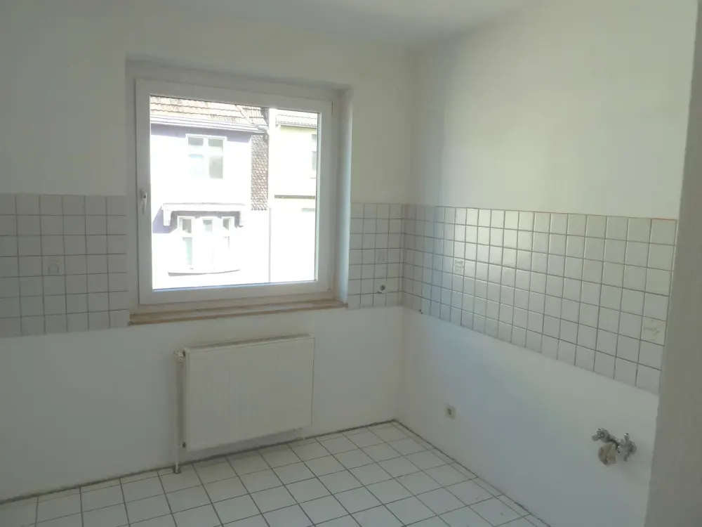 WBS erforderlich--moderne Wohnung -- ideale Verkehrsanbindungen-- ruhiger Balkon--