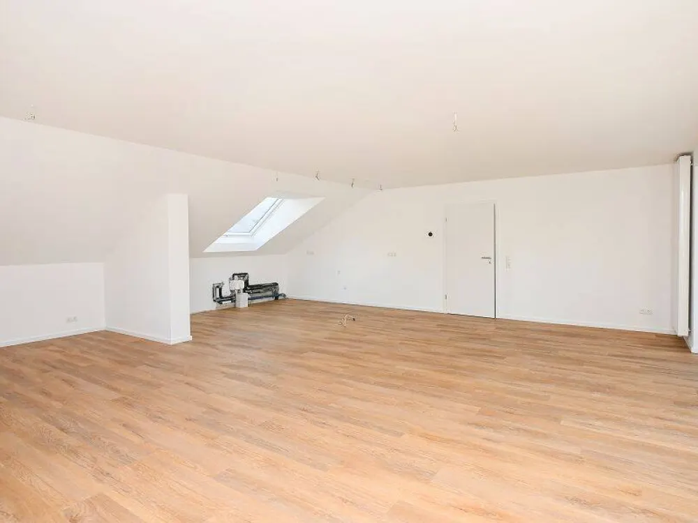 Erstbezug nach Sanierung: 4-Zimmer-Wohnung in Bemerode!