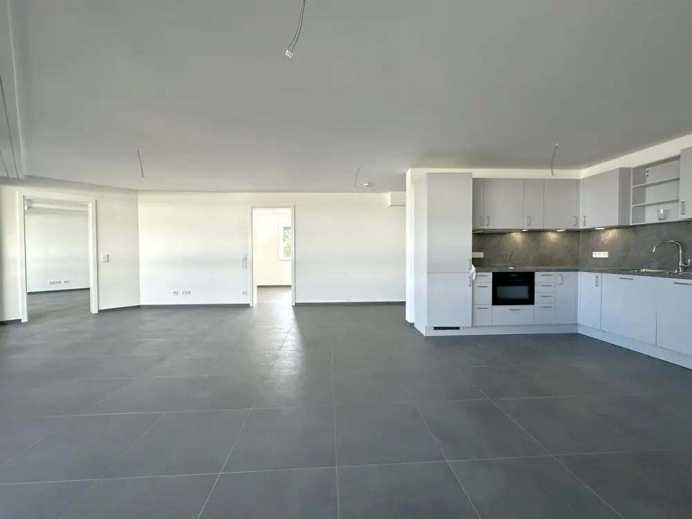 BESTE LAGE AM KAPELLENBERG - ERSTBEZUG, KOMFORTWOHNUNG MIT CONCIERGE & SONNENBALKON