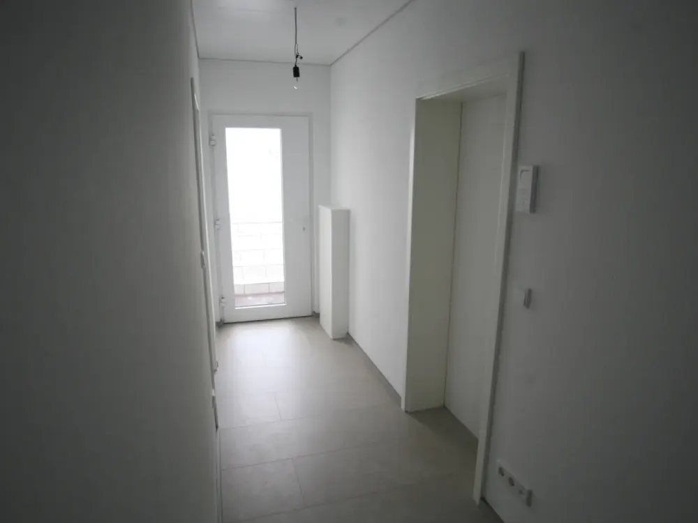 NICHTRAUCHER Büro oder Wohnung, 60m², saniert, 2 Zimmer, mit Einbauküche, in Liederbach am