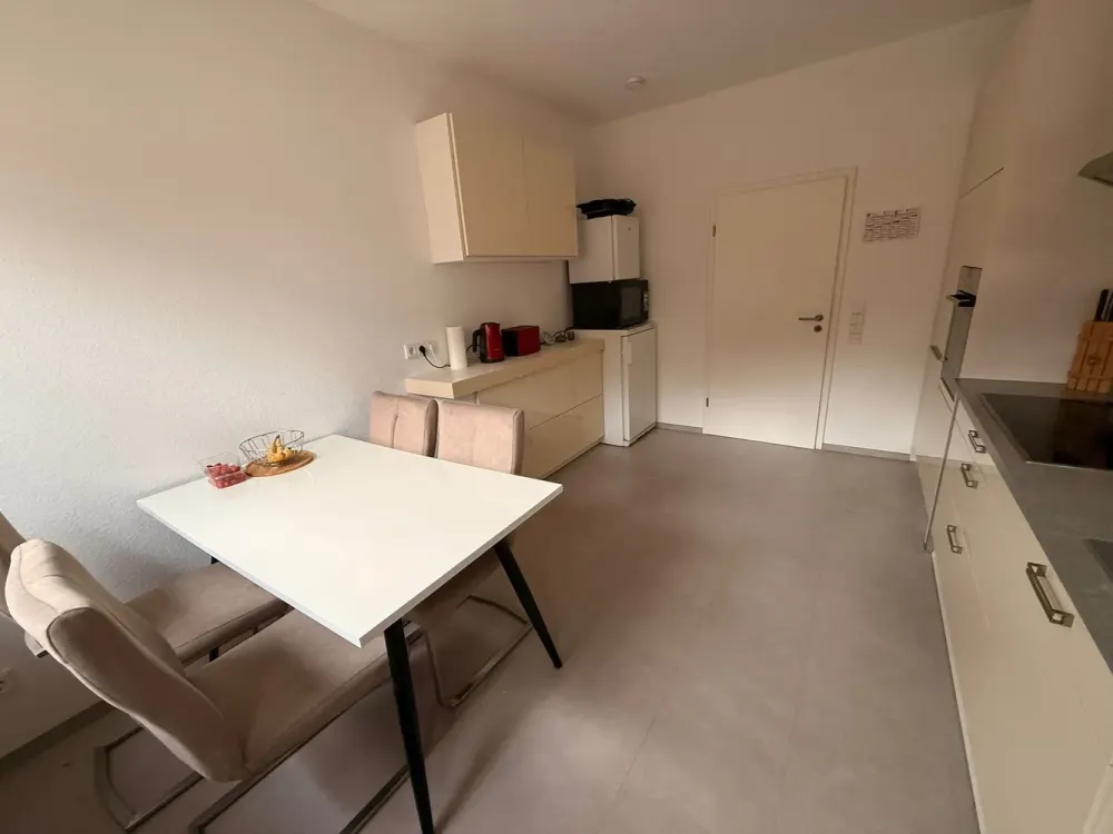 NICHTRAUCHER Büro oder Wohnung, 60m², saniert, 2 Zimmer, mit Einbauküche, in Liederbach am