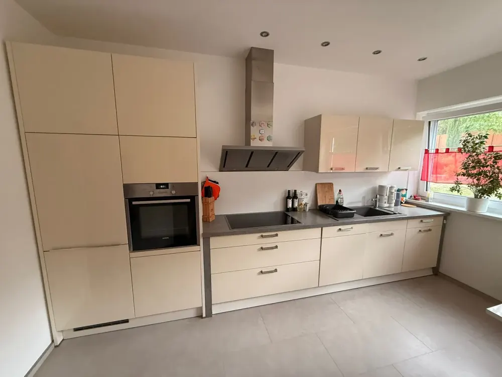 NICHTRAUCHER Büro oder Wohnung, 60m², saniert, 2 Zimmer, mit Einbauküche, in Liederbach am