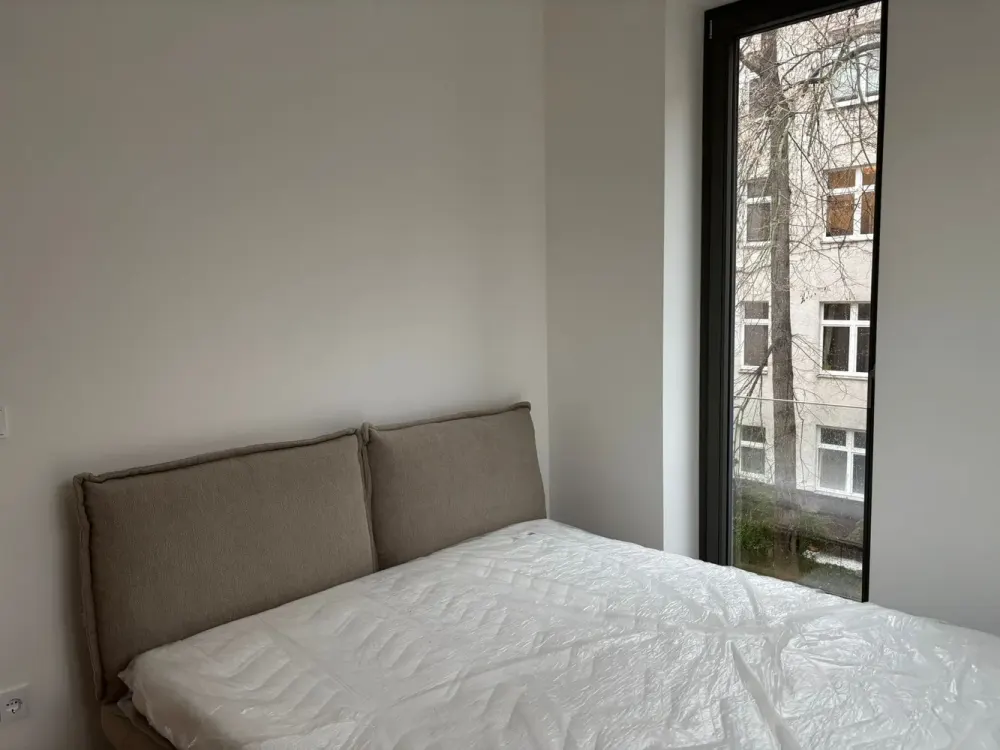 Helle, Neu Moeblierte 3-Zimmer Wohnung mit Balkon im 2. OG in Berlin-Charlottenburg
