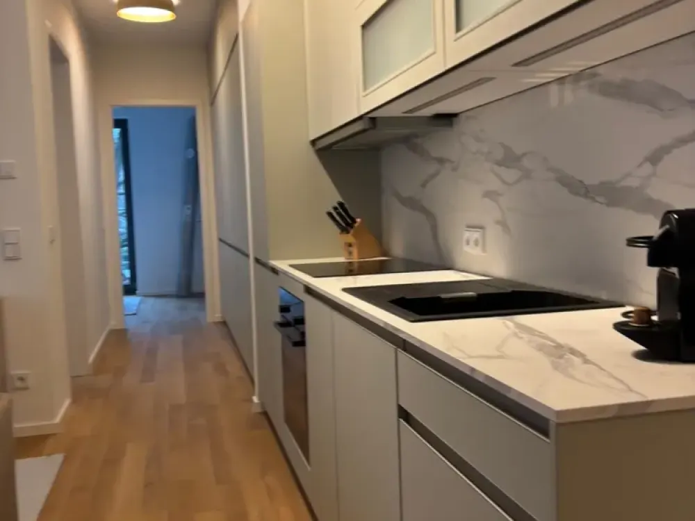 Helle, Neu Moeblierte 3-Zimmer Wohnung mit Balkon im 2. OG in Berlin-Charlottenburg