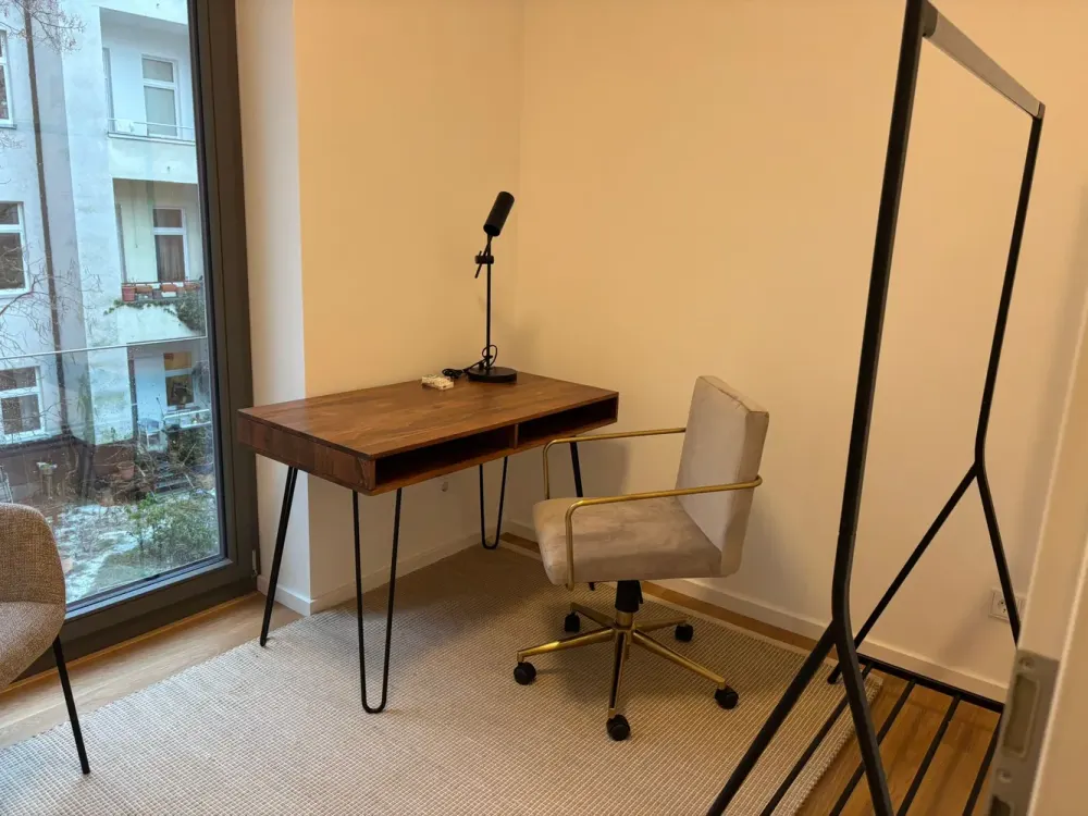 Helle, Neu Moeblierte 3-Zimmer Wohnung mit Balkon im 2. OG in Berlin-Charlottenburg