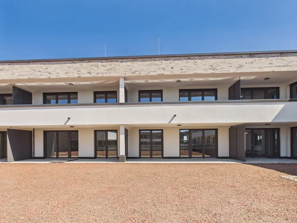 Exclusive 4-Room Apartment with Loggia, Fitted Kitchen & Underground Parking in Rheinstetten