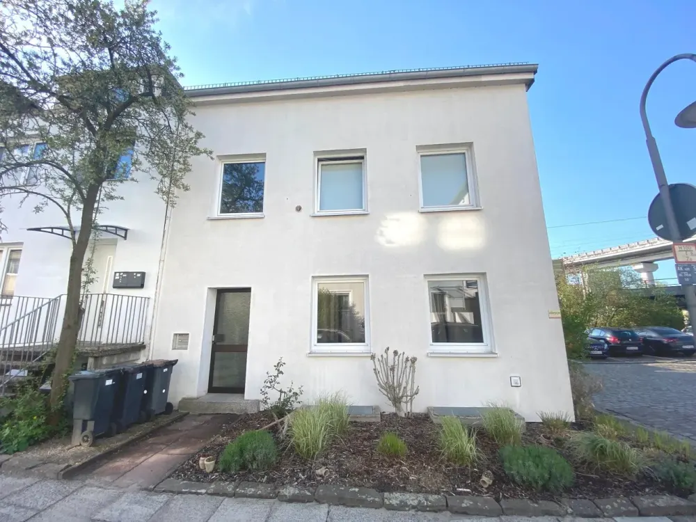 Modern and Renovated Attic Apartment in Bremer Bahnhofsvorstadt!