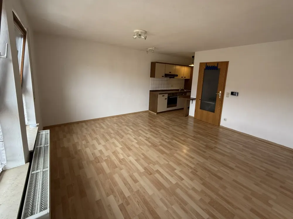 Frisch saniertes Bad! Charmante 2-Zimmer-Maisonette mit TG-Stellplatz in Fürth-Südstadt