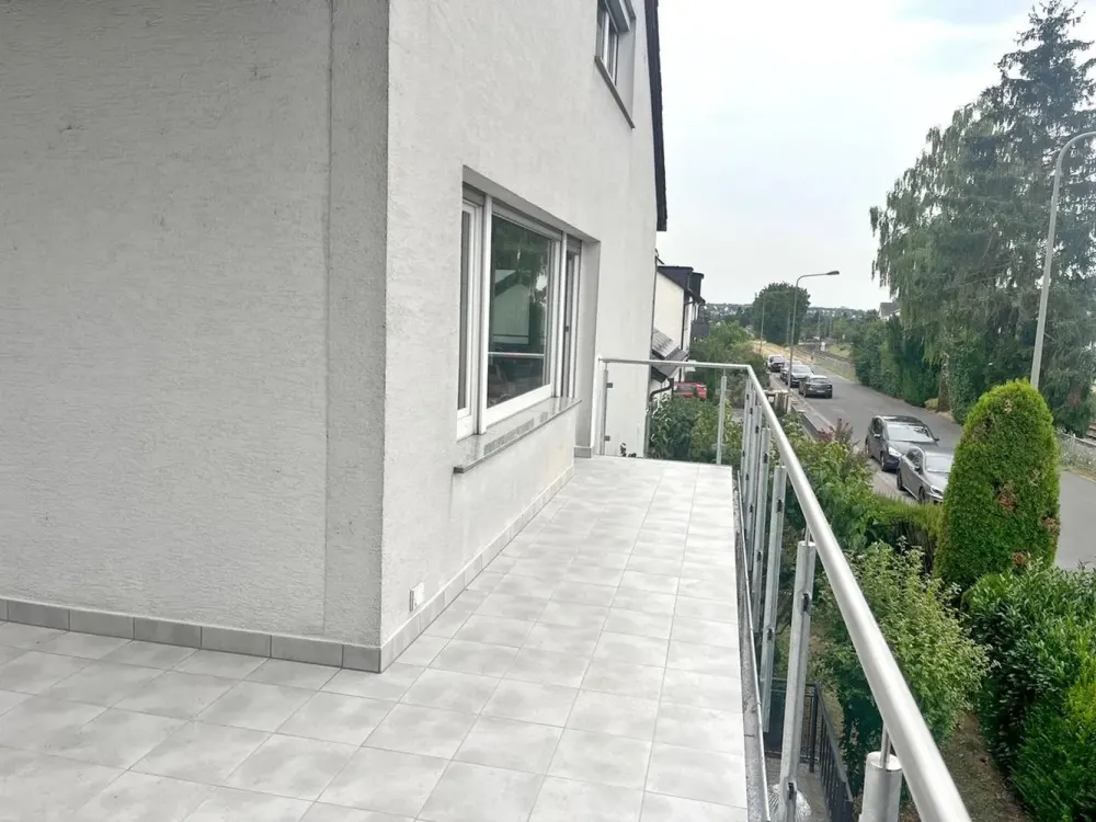*Viel Platz - 4,5 ZW - 1. OG - großer Balkon - modernes Tageslichtbad*