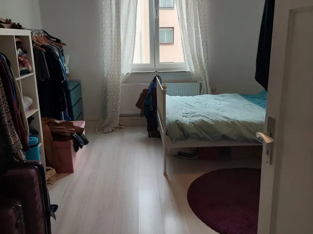 Energetisch sanierte Wohnung mit zwei Zimmern und Balkon in Hannover