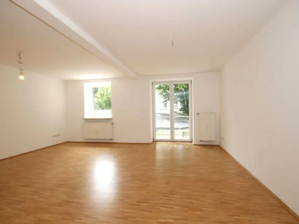 Top Lage nähe Kurfürstenplatz - 2-Zimmer-Wohnung mit Balkon zum Innenhof