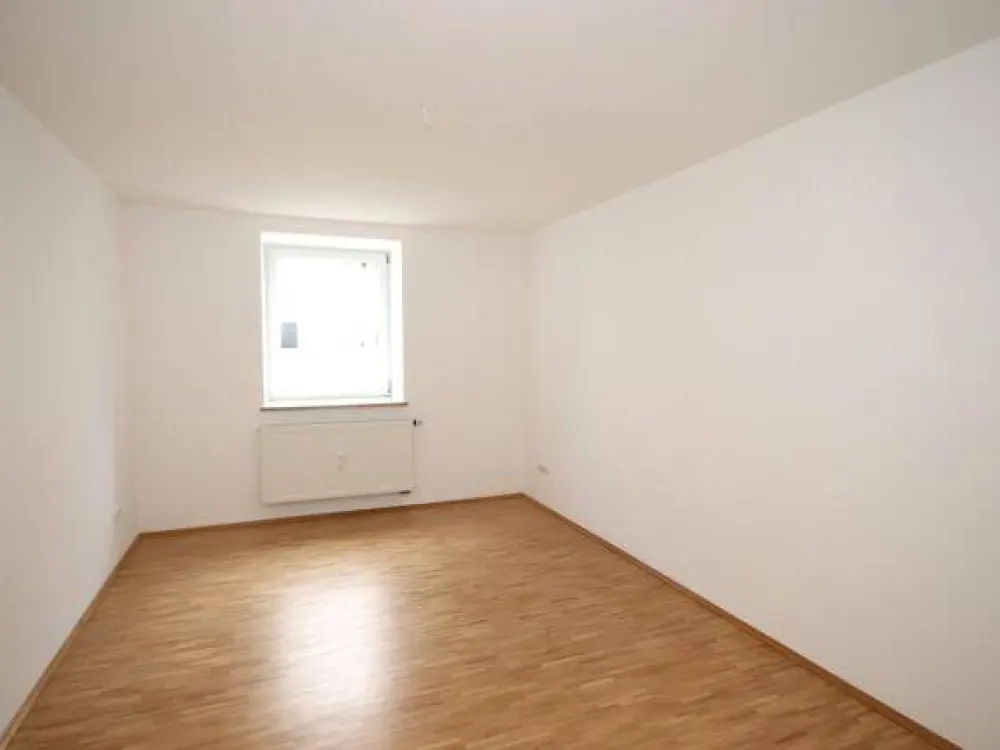 Top Lage nähe Kurfürstenplatz - 2-Zimmer-Wohnung mit Balkon zum Innenhof