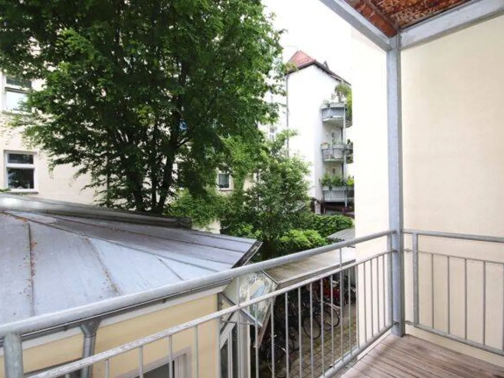 Top Lage nähe Kurfürstenplatz - 2-Zimmer-Wohnung mit Balkon zum Innenhof