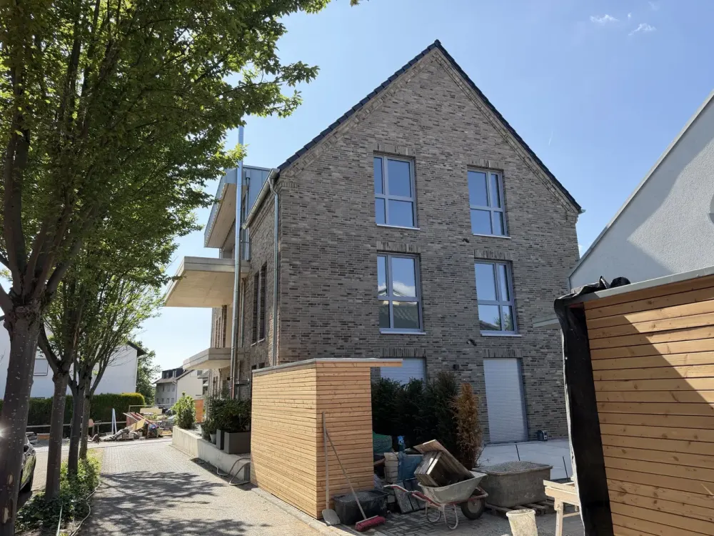 Comfortable New-Build First Occupancy with Large South-Facing Balcony in Quiet Location of Leverkusen-Quettingen