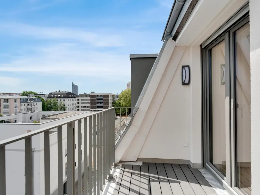 Exclusive 2-Room Apartment with Roof Terrace