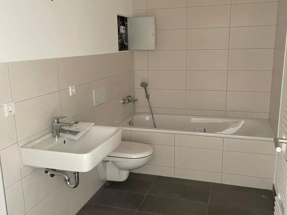 Nachmieter für Moderne 3-Raum Wohnung im EG nach Erstbezug