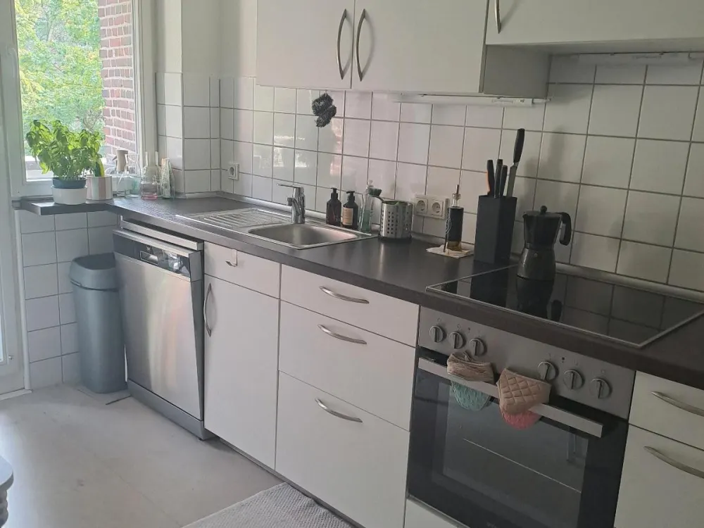 großzügig geschnittene 2 Zimmerwohnung auf Zeit