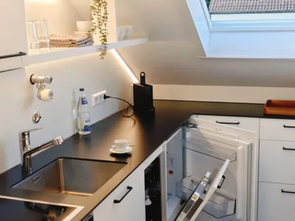 Möblierte 2-Zimmer-Dachgeschosswohnung in Stuttgart Riedenberg