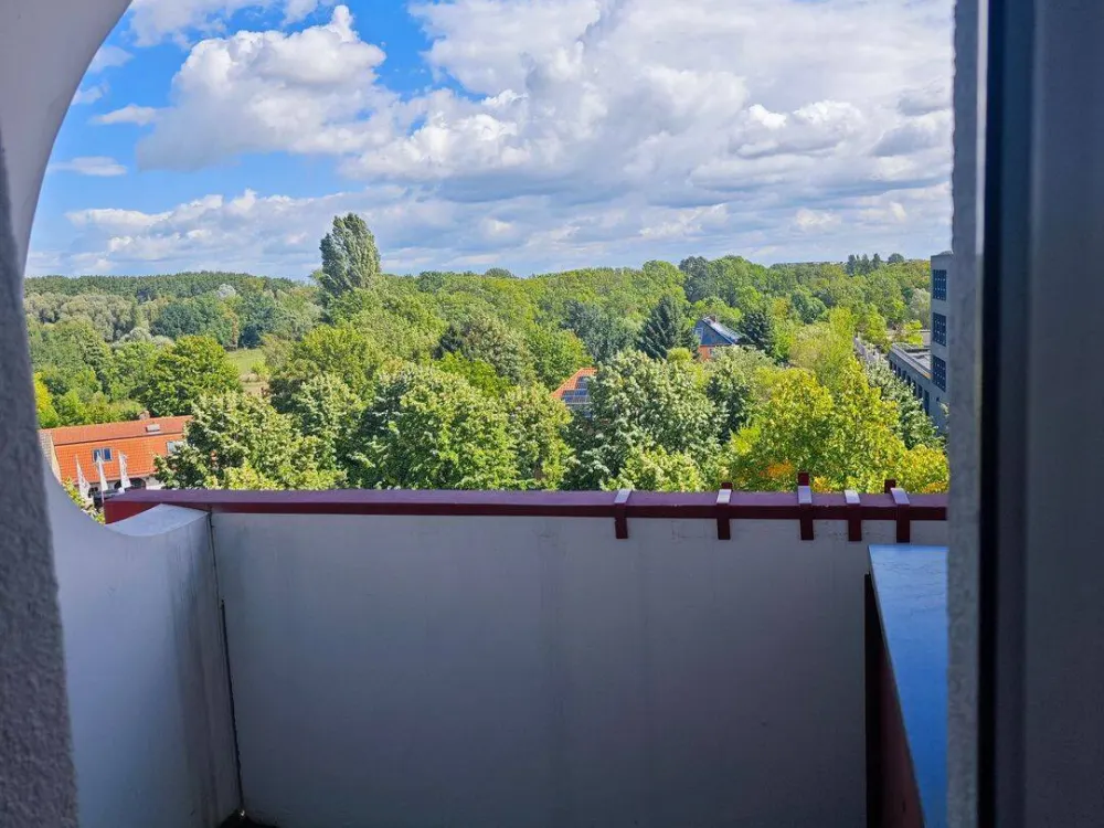 Charmante familienfreundliche 4-Raum-Wohnung mit Balkon und Spielplatz im Hof