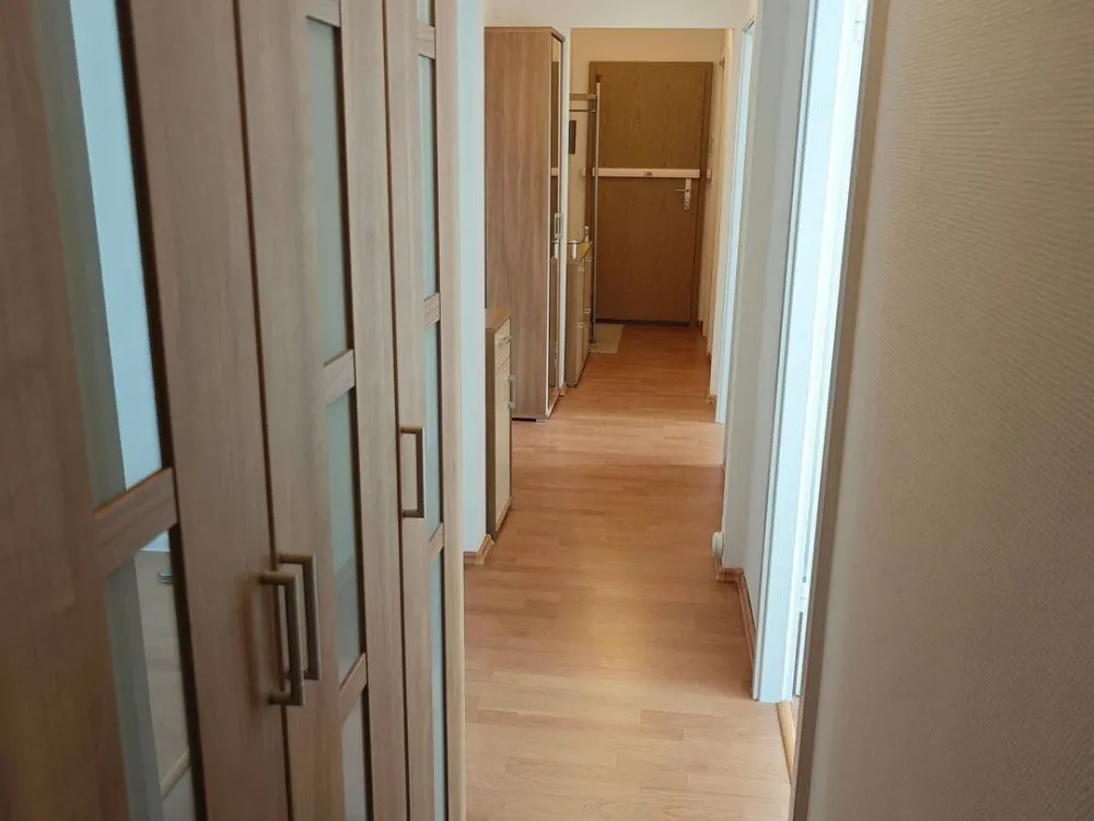 Charmante familienfreundliche 4-Raum-Wohnung mit Balkon und Spielplatz im Hof