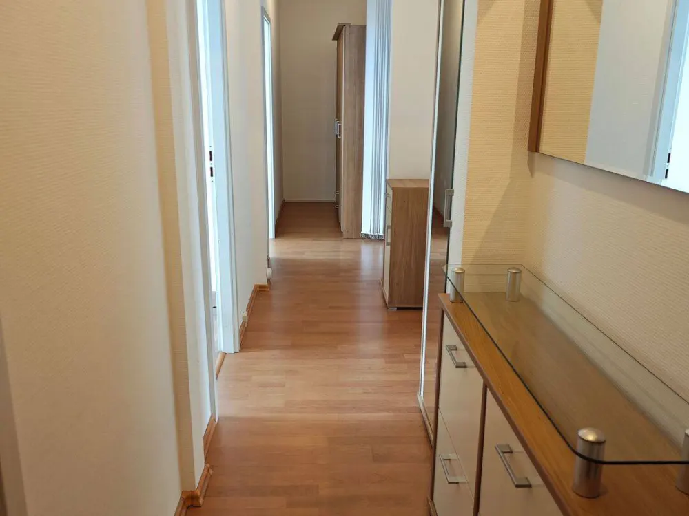 Charmante familienfreundliche 4-Raum-Wohnung mit Balkon und Spielplatz im Hof