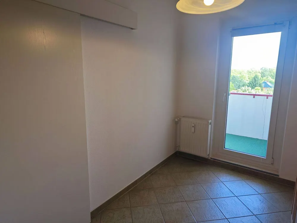 Charmante familienfreundliche 4-Raum-Wohnung mit Balkon und Spielplatz im Hof